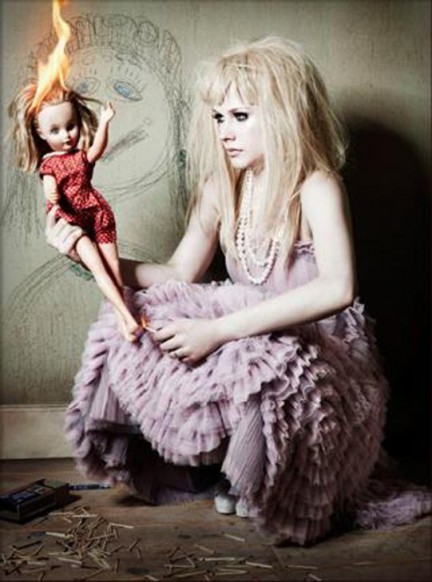 Avril Lavigne tra Prestige Magazine e Abbey Dawn