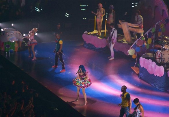 Katy Perry in concerto al Mediolanum Forum di Assago