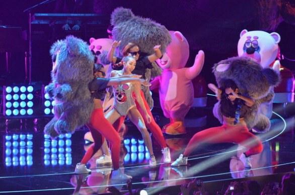 Miley Cyrus Twerking Vma 2013