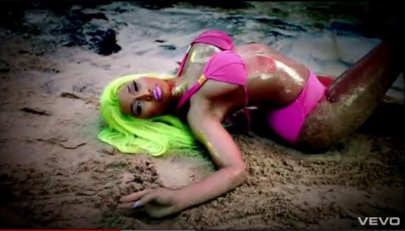Nicki Minaj Starships Video