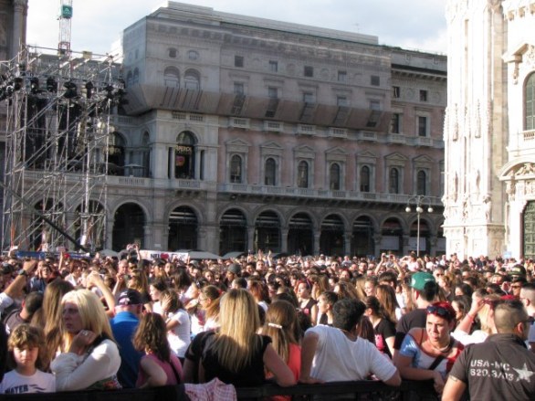 Le foto del concerto di Radio Italia in Piazza Duomo a Milano